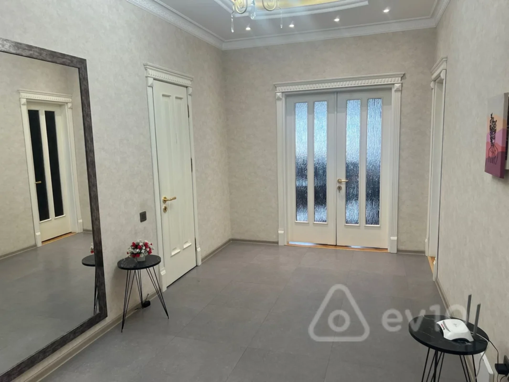Kirayə verilir 4 otaqlı yeni tikili 170 m²