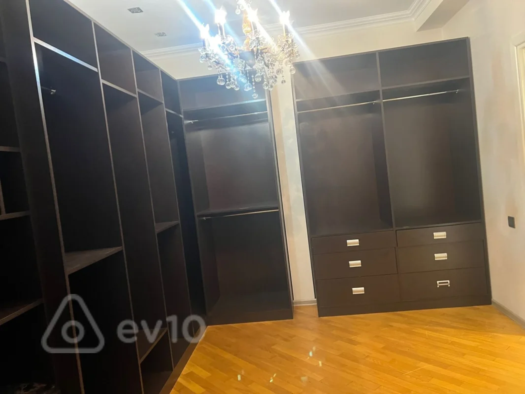 Kirayə verilir 4 otaqlı yeni tikili 170 m²
