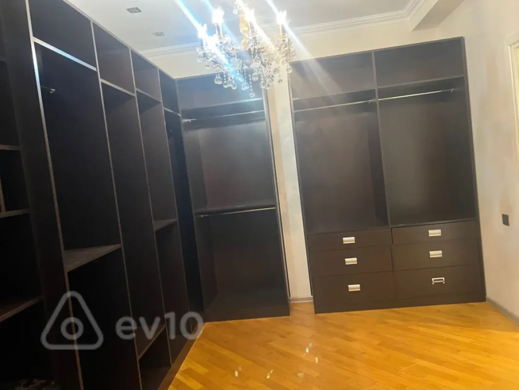 Kirayə verilir 4 otaqlı yeni tikili 170 m²