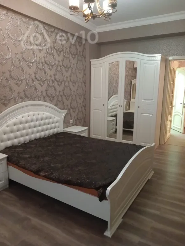 Kirayə verilir 2 otaqlı yeni tikili 65 m²