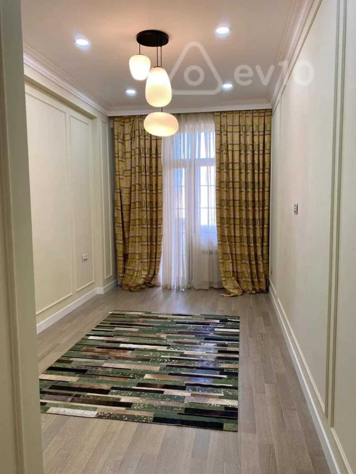 Kirayə verilir 3 otaqlı yeni tikili 160 m²