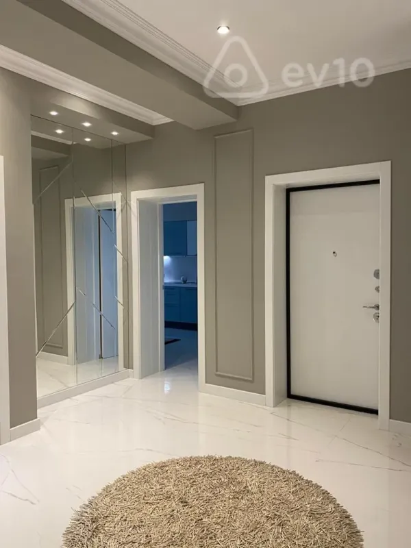 Kirayə verilir 3 otaqlı yeni tikili 160 m²