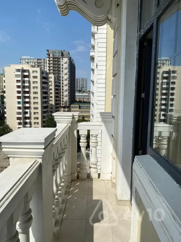 Kirayə verilir 3 otaqlı yeni tikili 160 m²