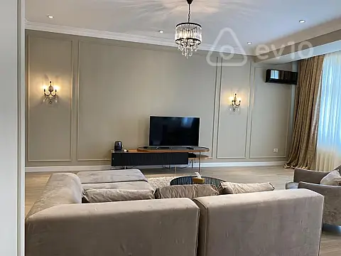 Kirayə verilir 3 otaqlı yeni tikili 160 m²