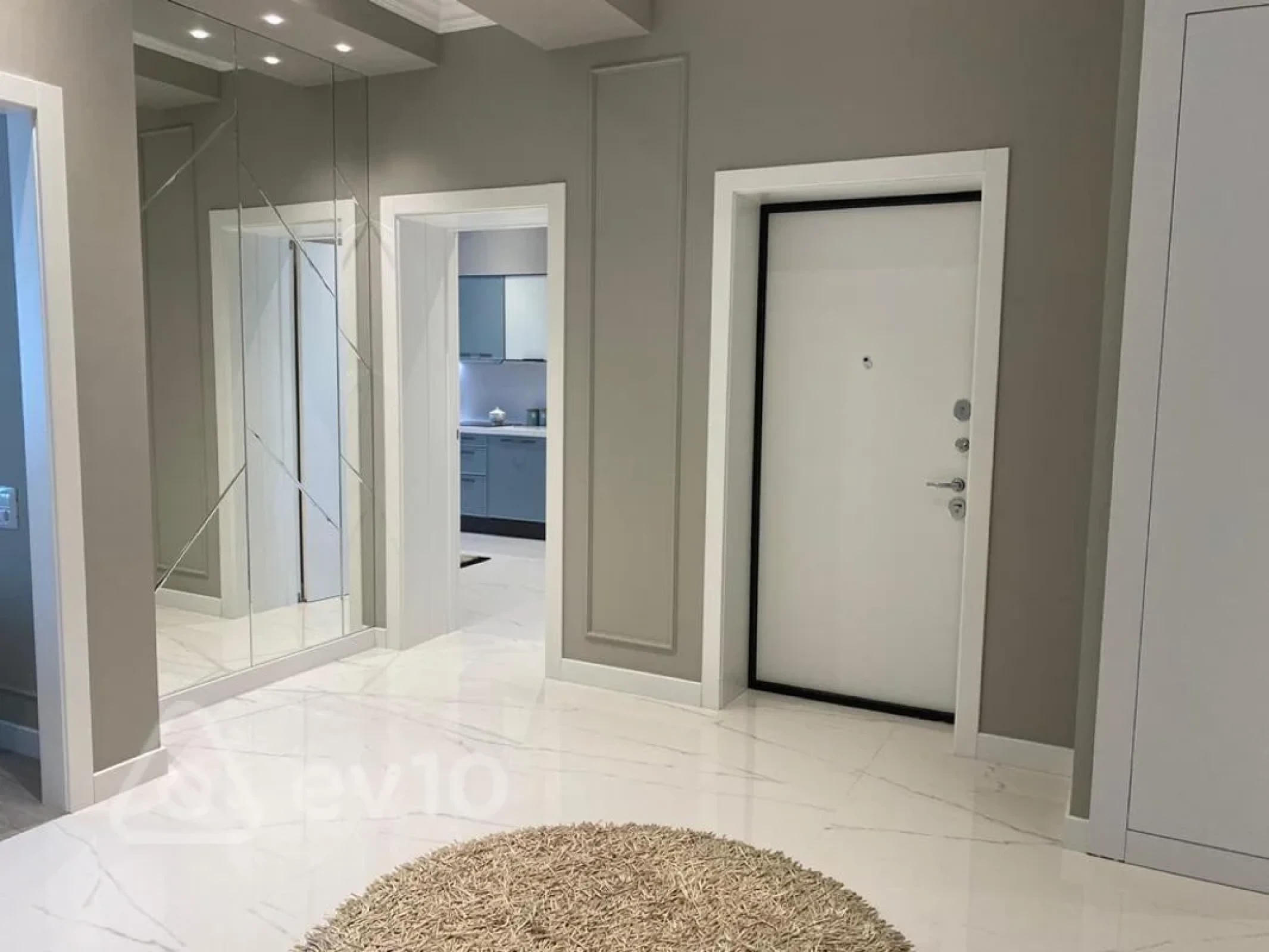 Kirayə verilir 3 otaqlı yeni tikili 160 m²