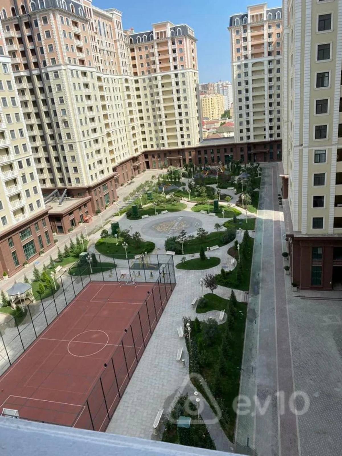 Kirayə verilir 3 otaqlı yeni tikili 160 m²