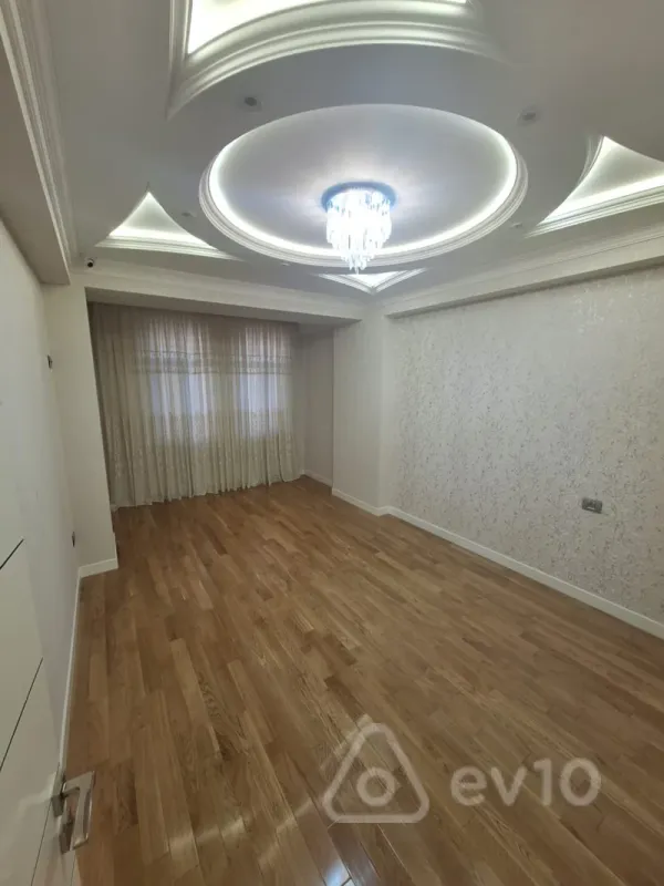Kirayə verilir 2 otaqlı yeni tikili 90 m²