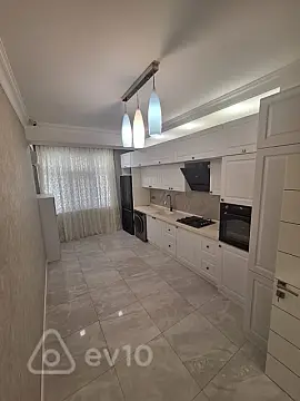Kirayə verilir 2 otaqlı yeni tikili 90 m²