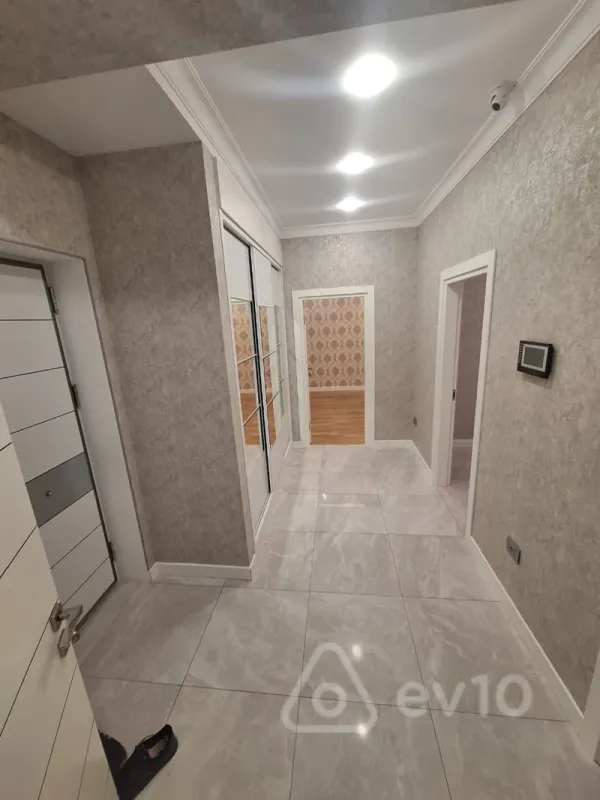 Kirayə verilir 2 otaqlı yeni tikili 90 m²