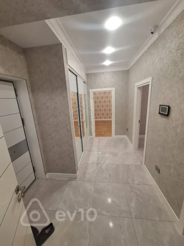 Kirayə verilir 2 otaqlı yeni tikili 90 m²
