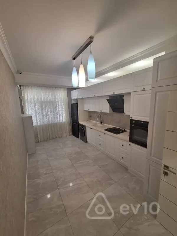 Kirayə verilir 2 otaqlı yeni tikili 90 m²