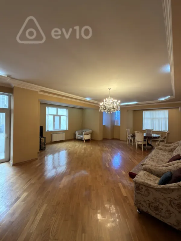 Satılır 3 otaqlı yeni tikili 260 m²
