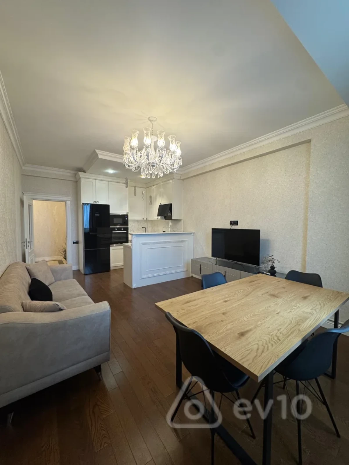 Kirayə verilir 2 otaqlı yeni tikili 65 m²