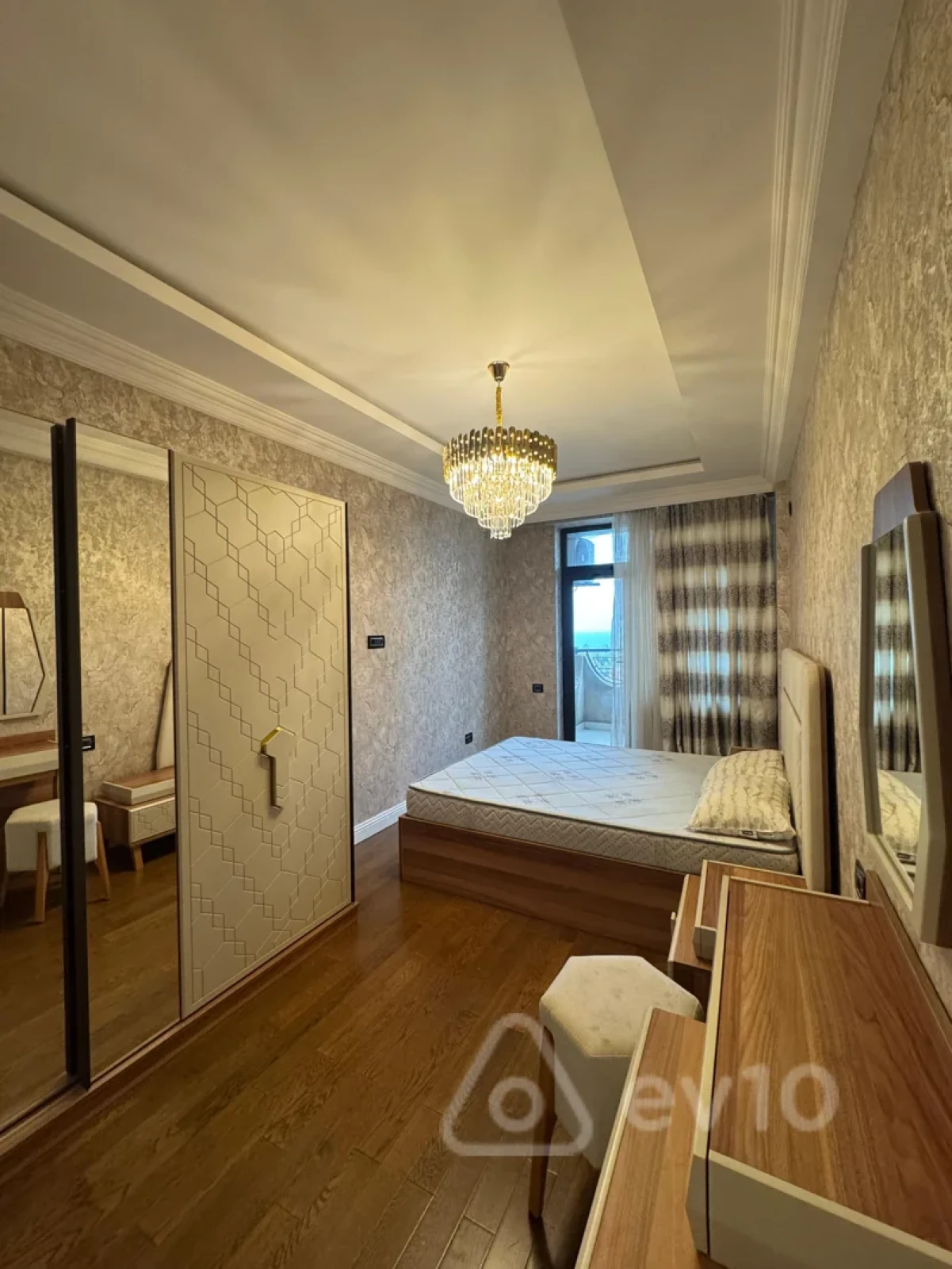 Kirayə verilir 2 otaqlı yeni tikili 65 m²