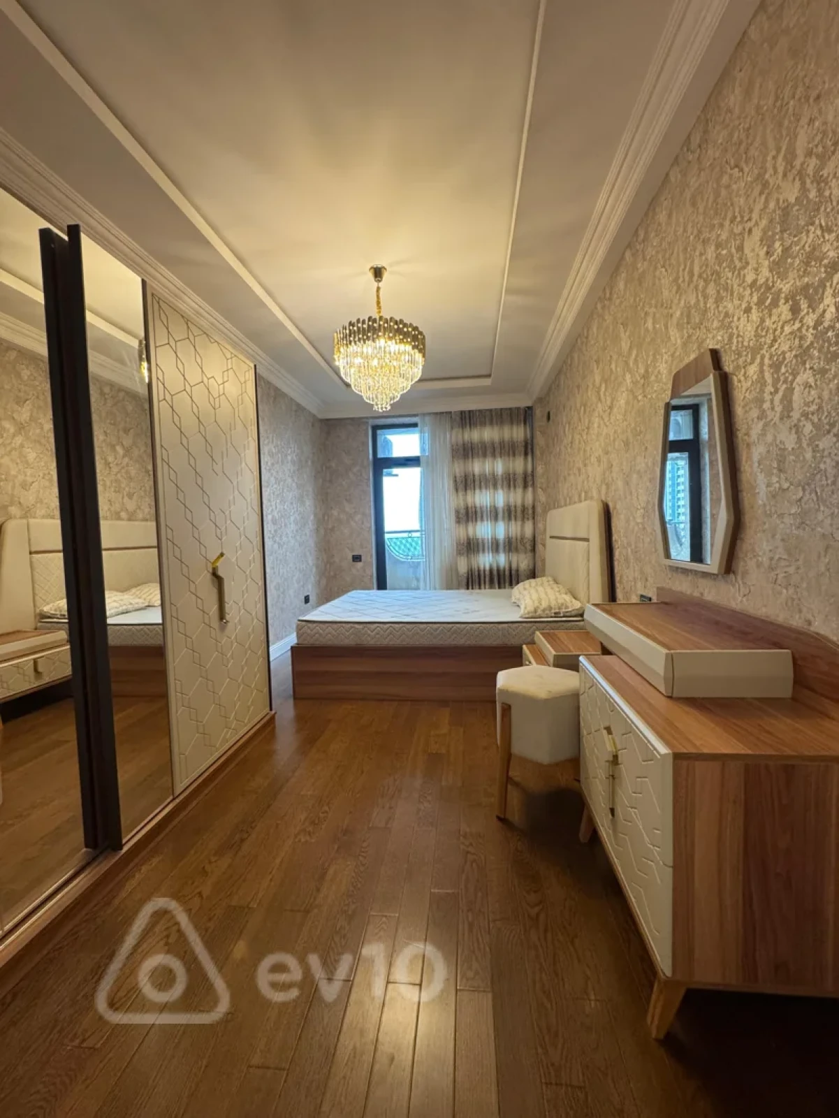 Kirayə verilir 2 otaqlı yeni tikili 65 m²