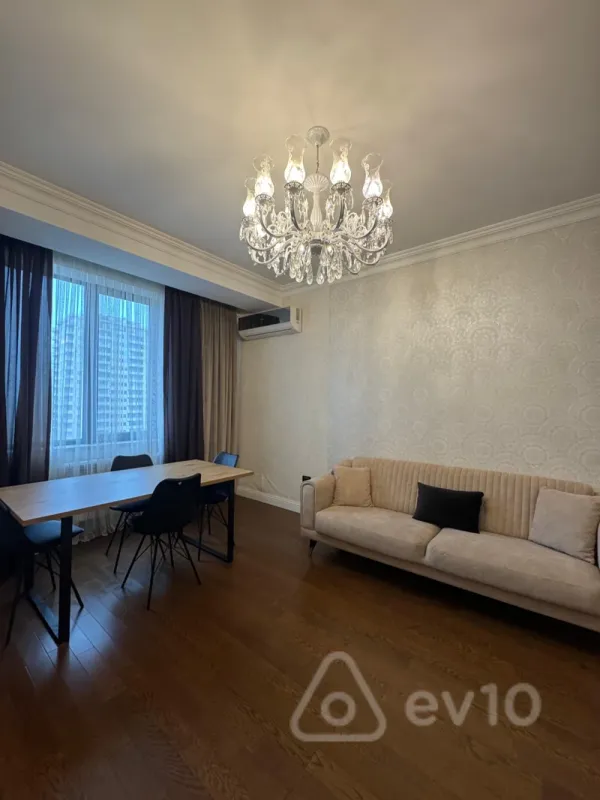 Kirayə verilir 2 otaqlı yeni tikili 65 m²