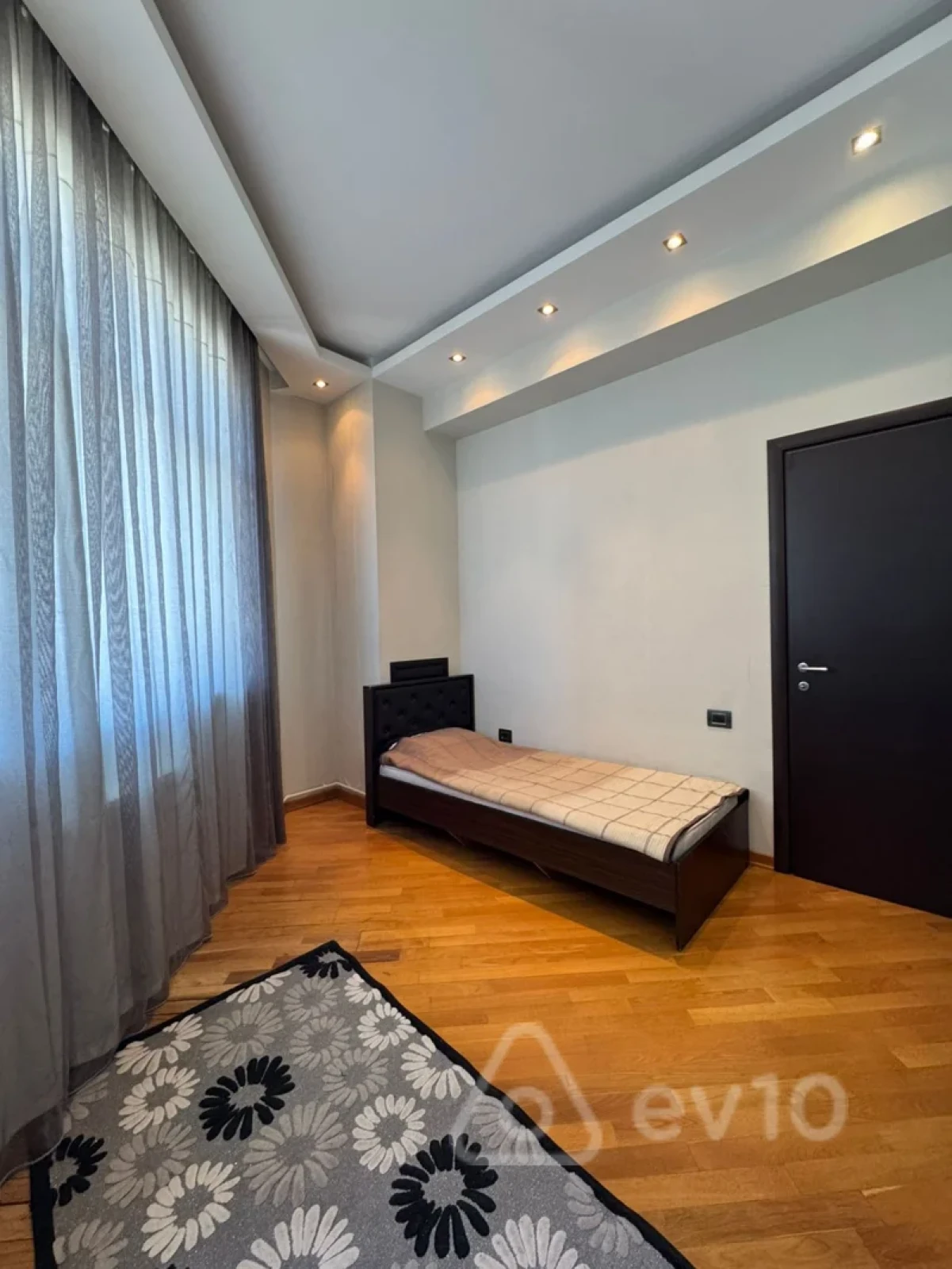 Satılır 3 otaqlı yeni tikili 110 m²