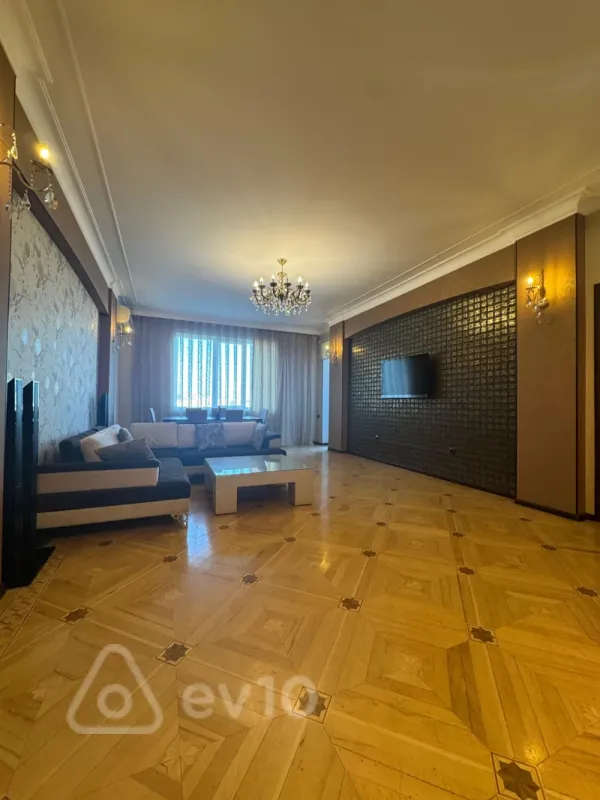 Kirayə verilir 3 otaqlı yeni tikili 150 m²