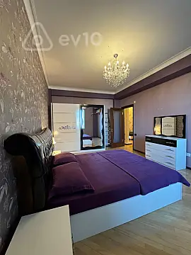 Kirayə verilir 3 otaqlı yeni tikili 150 m²