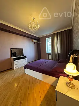 Kirayə verilir 3 otaqlı yeni tikili 150 m²