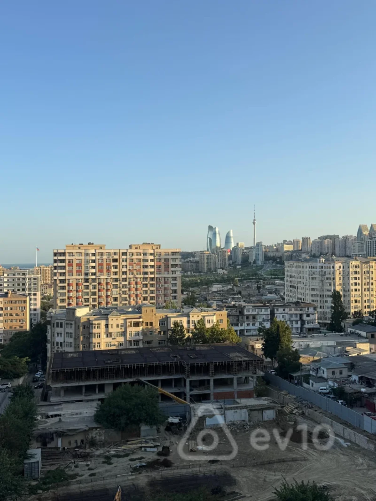 Kirayə verilir 3 otaqlı yeni tikili 150 m²