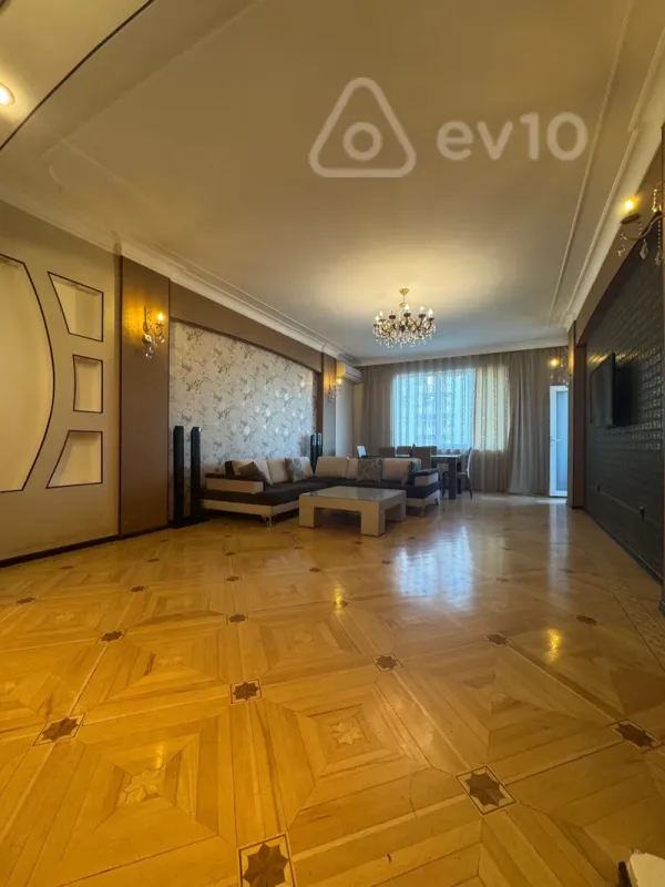 Kirayə verilir 3 otaqlı yeni tikili 150 m²