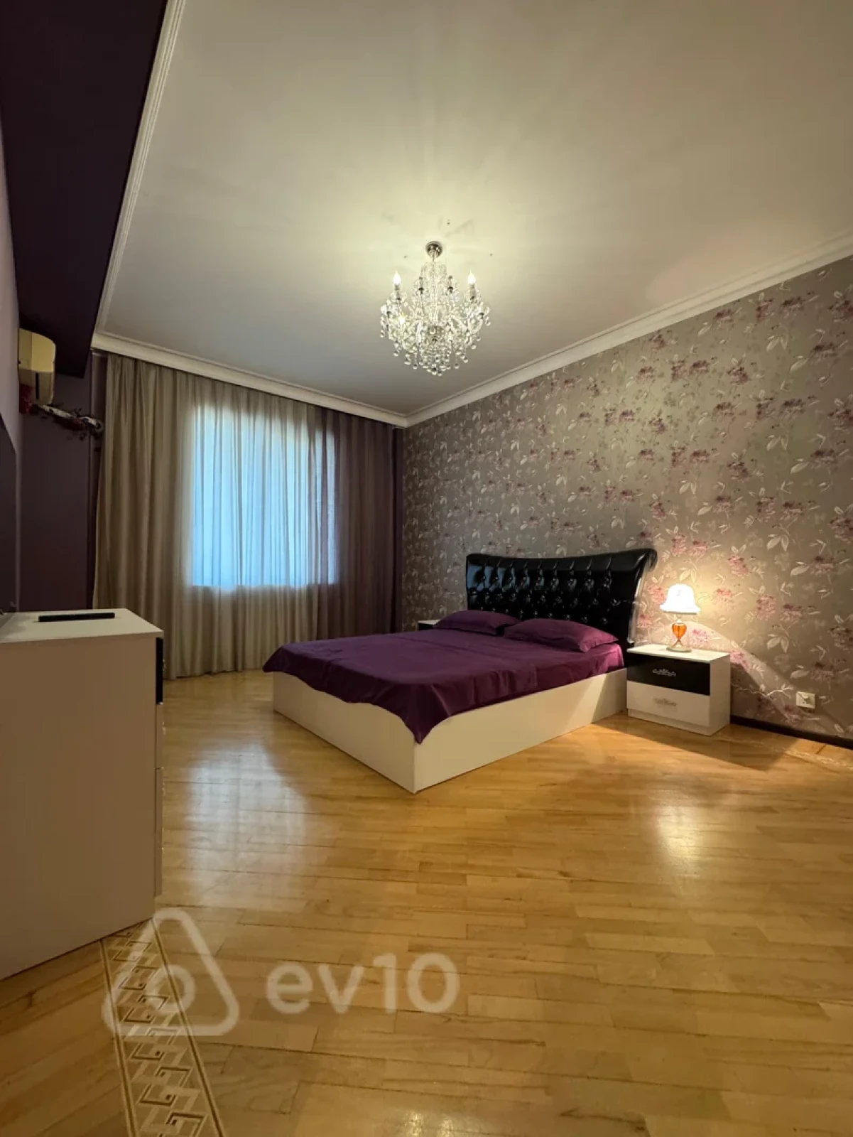 Kirayə verilir 3 otaqlı yeni tikili 150 m²