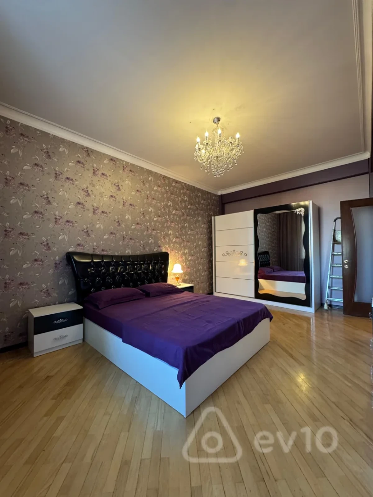 Kirayə verilir 3 otaqlı yeni tikili 150 m²