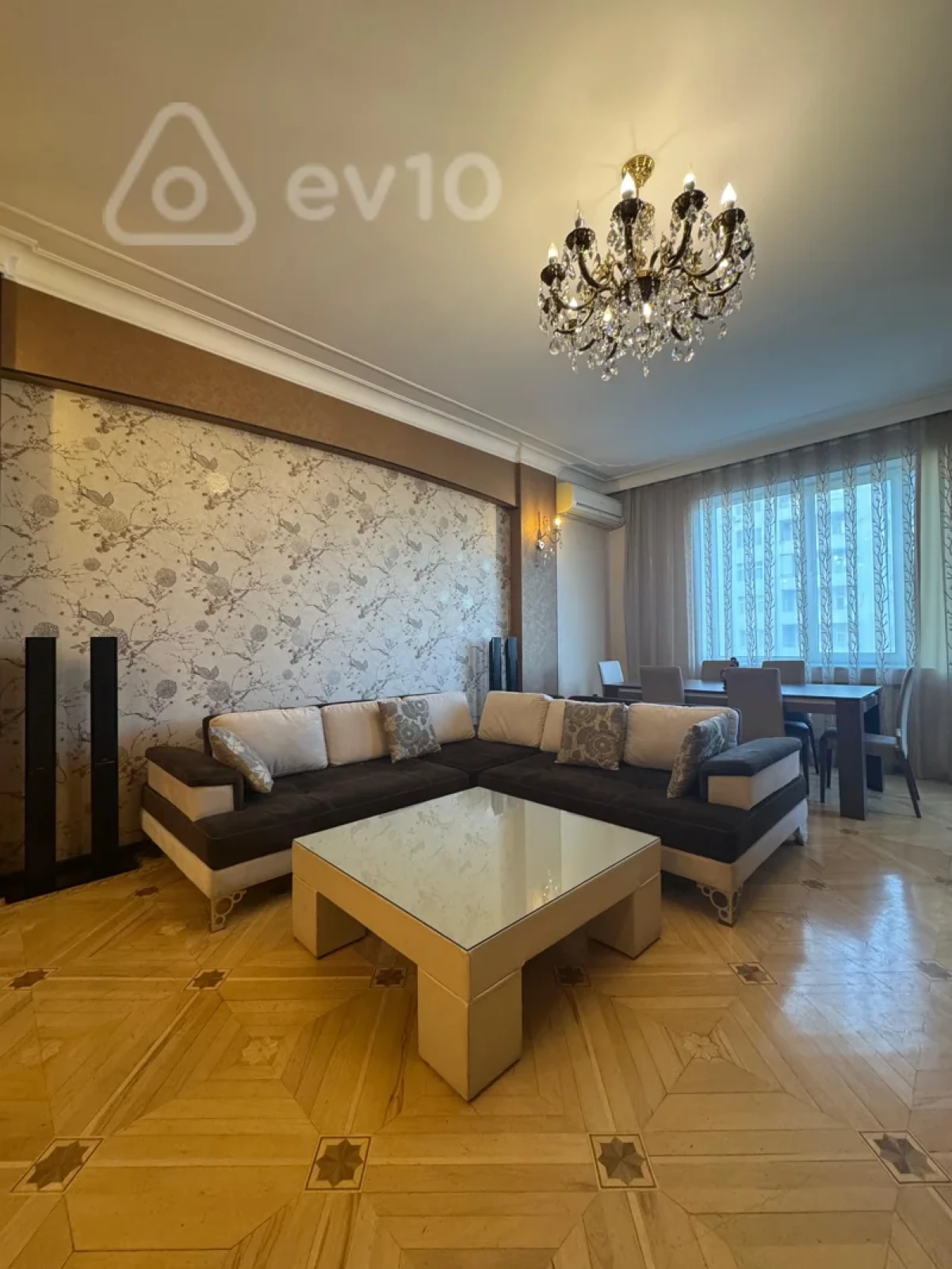 Kirayə verilir 3 otaqlı yeni tikili 150 m²