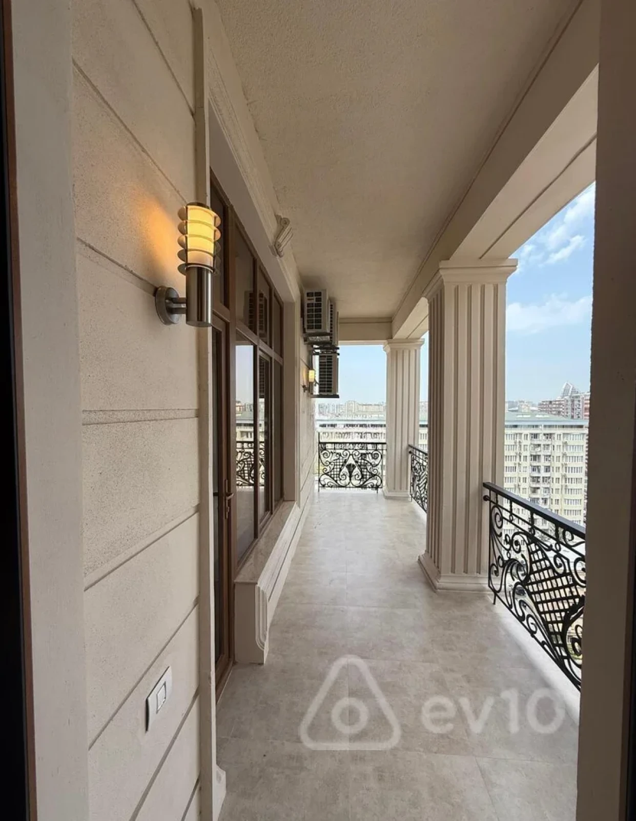 Satılır 4 otaqlı yeni tikili 240 m²