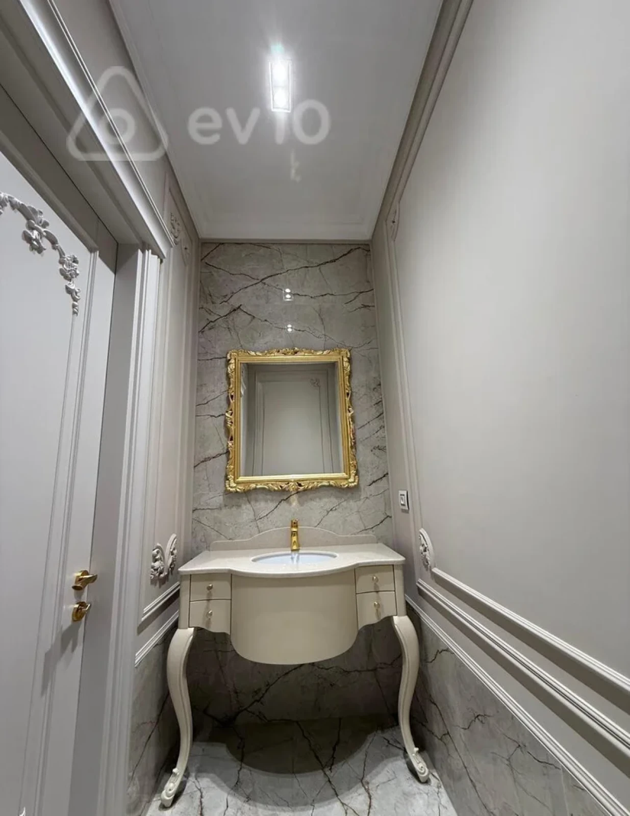 Satılır 4 otaqlı yeni tikili 240 m²