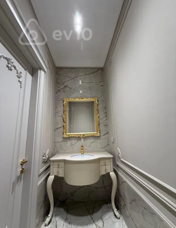 Satılır 4 otaqlı yeni tikili 240 m²