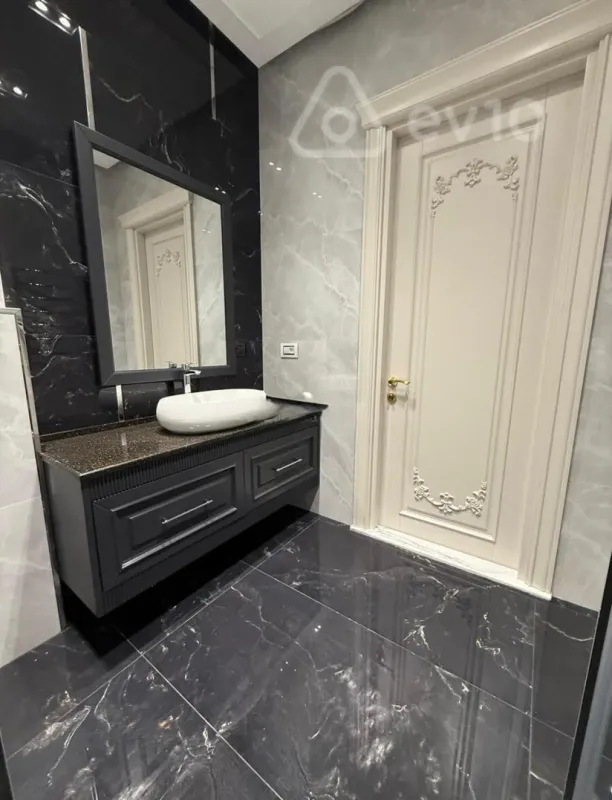 Satılır 4 otaqlı yeni tikili 240 m²