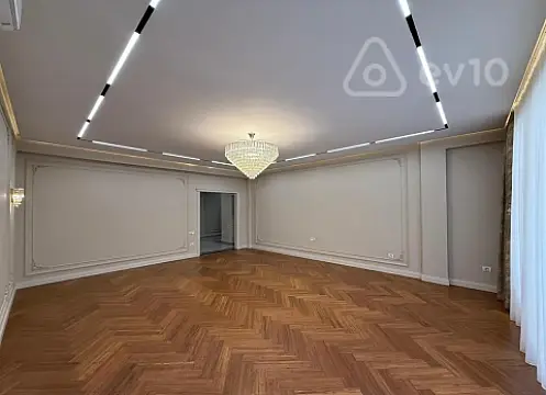 Satılır 4 otaqlı yeni tikili 240 m²