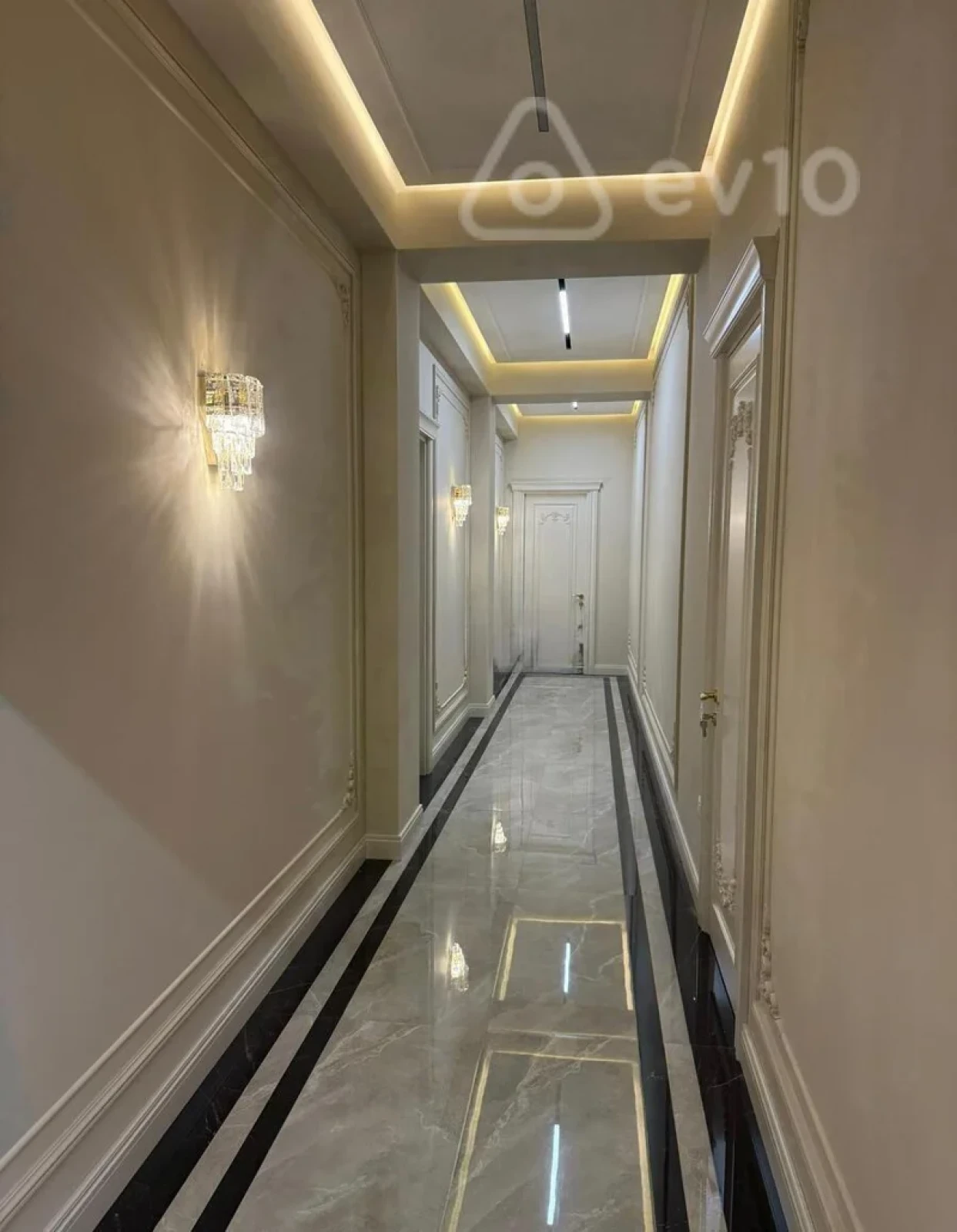 Satılır 4 otaqlı yeni tikili 240 m²