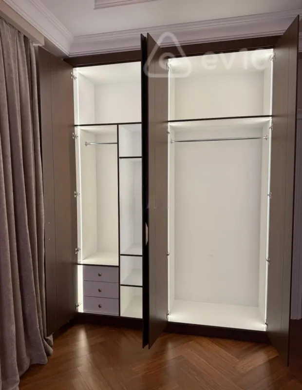 Satılır 4 otaqlı yeni tikili 240 m²