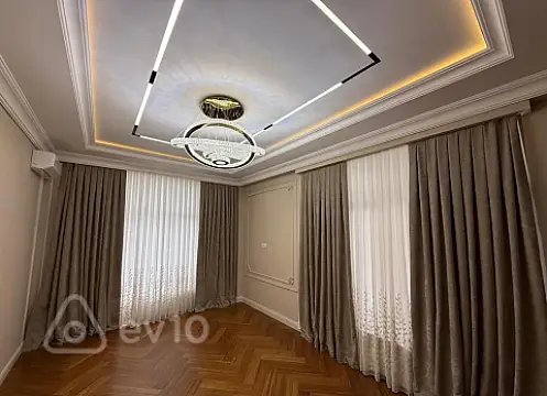 Satılır 4 otaqlı yeni tikili 240 m²