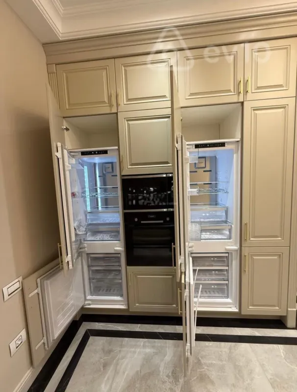 Satılır 4 otaqlı yeni tikili 240 m²