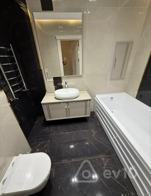 Satılır 4 otaqlı yeni tikili 240 m²