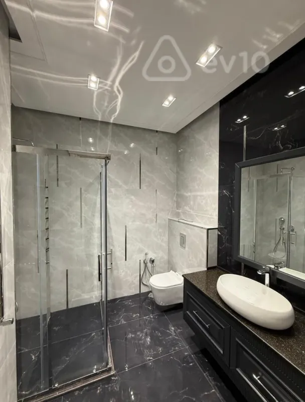 Satılır 4 otaqlı yeni tikili 240 m²