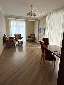 Kirayə verilir 2 otaqlı yeni tikili 80 m²
