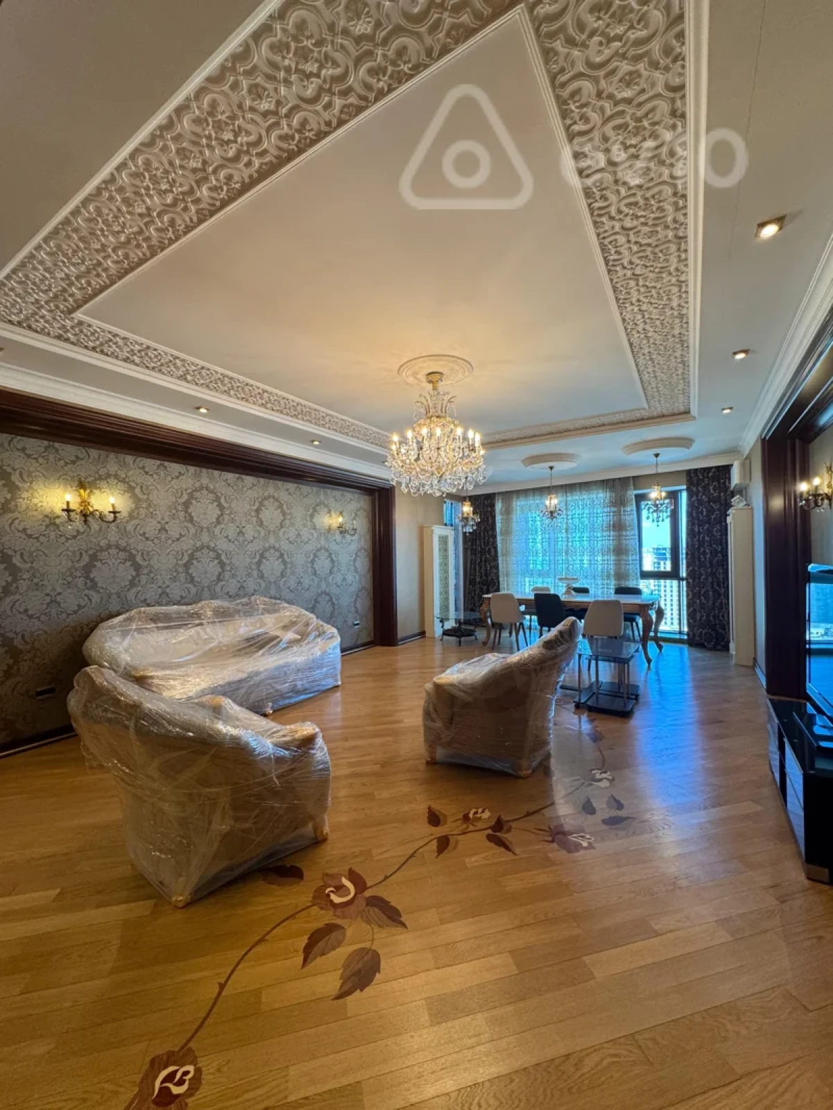 Kirayə verilir 3 otaqlı yeni tikili 220 m²