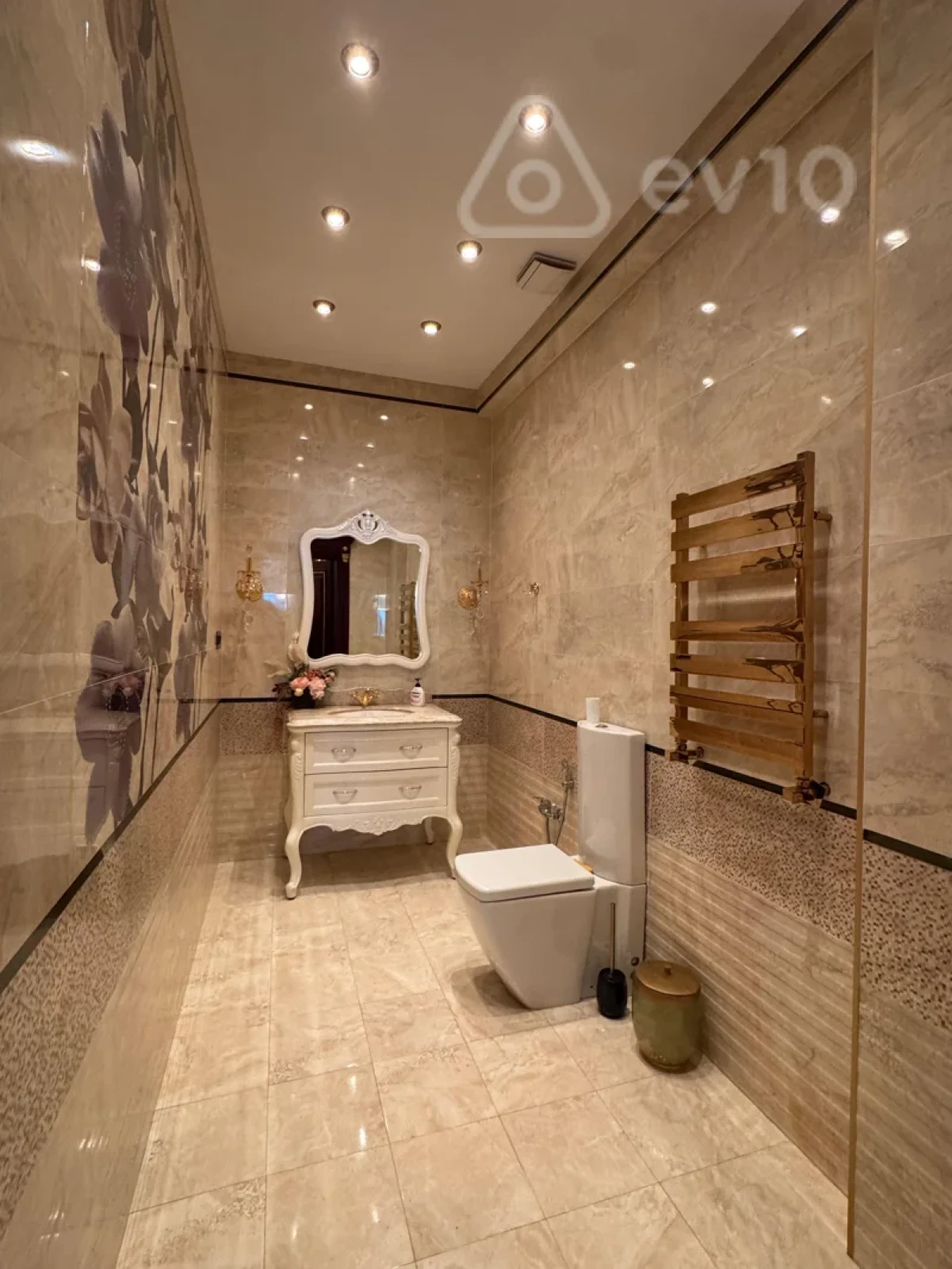 Kirayə verilir 3 otaqlı yeni tikili 220 m²