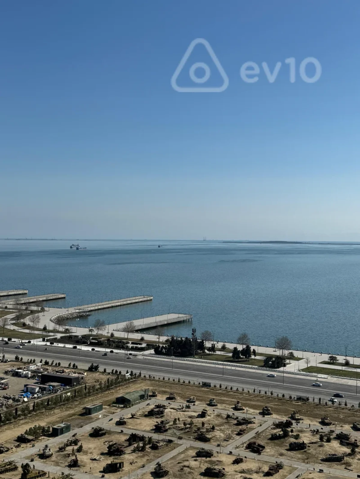 Kirayə verilir 3 otaqlı yeni tikili 220 m²