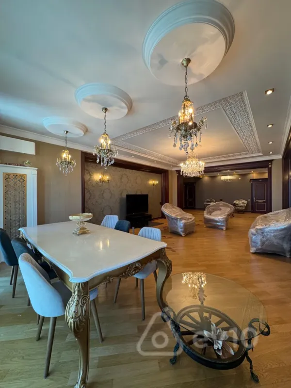 Kirayə verilir 3 otaqlı yeni tikili 220 m²