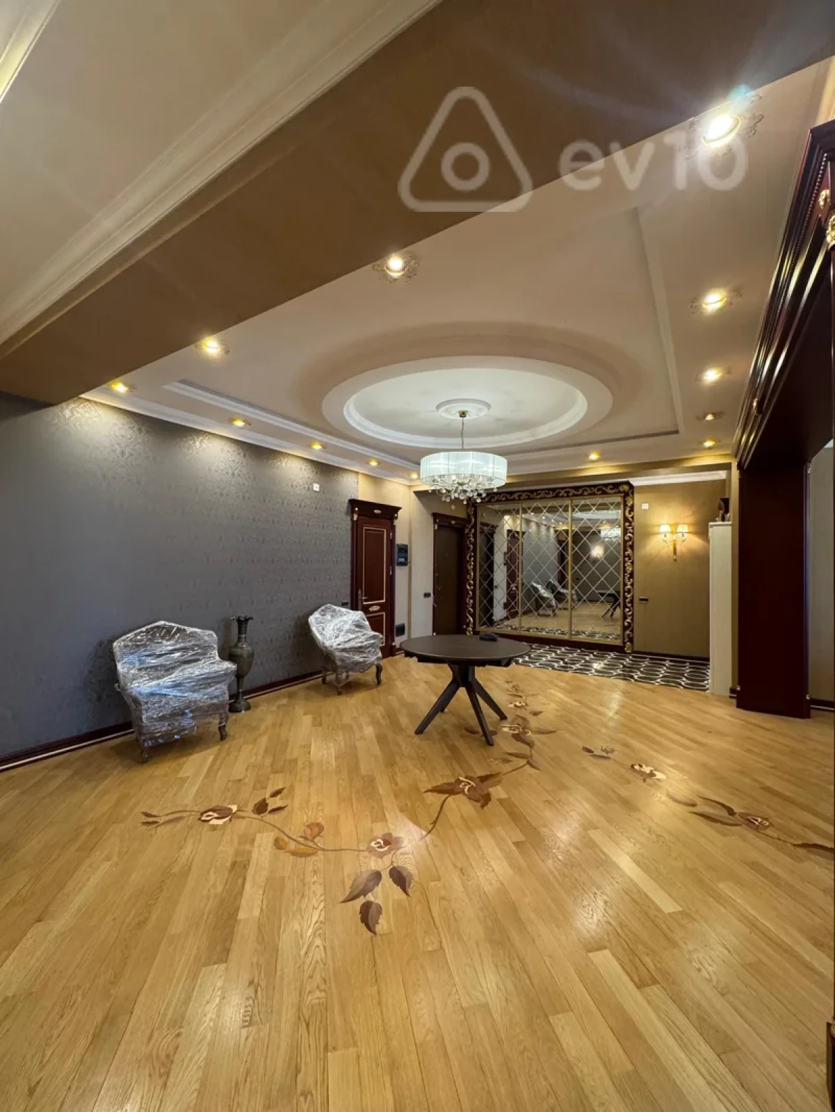 Kirayə verilir 3 otaqlı yeni tikili 220 m²