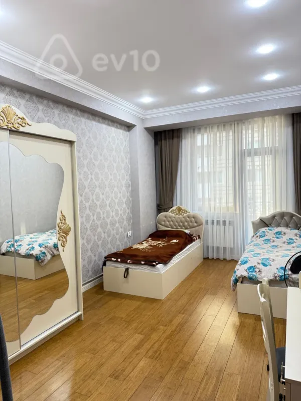 Kirayə verilir 3 otaqlı yeni tikili 95 m²