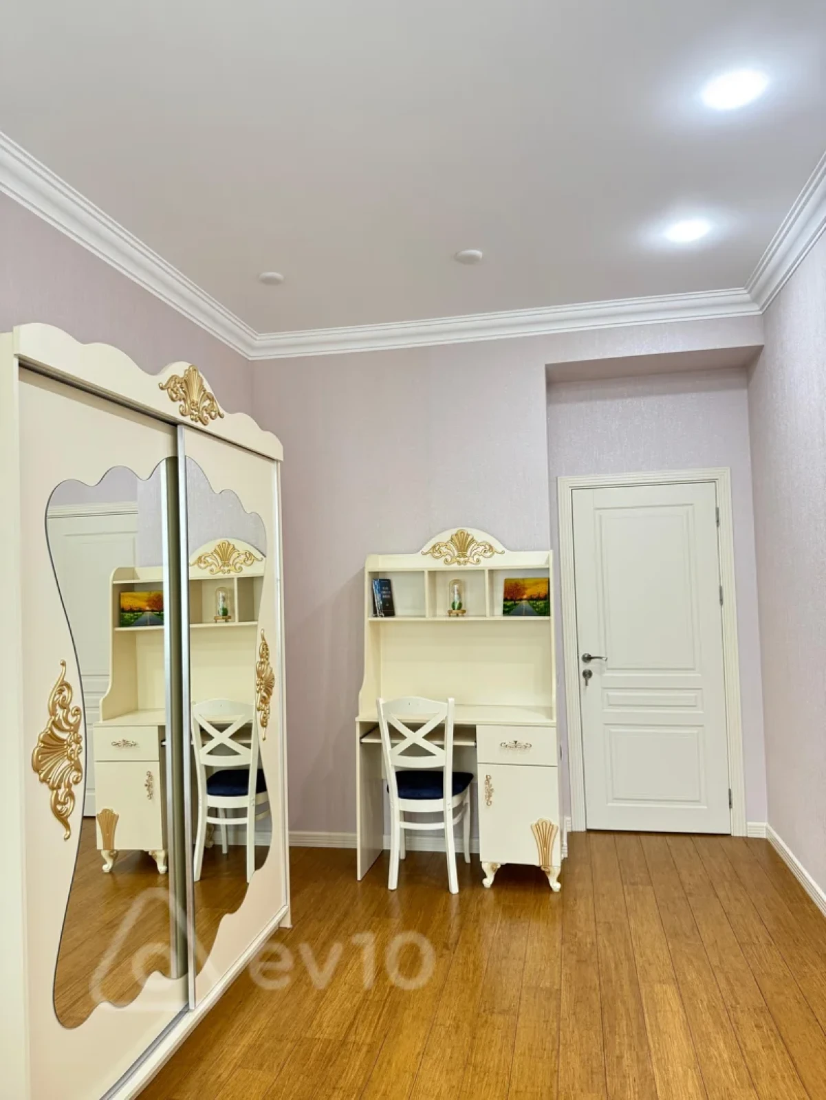 Kirayə verilir 3 otaqlı yeni tikili 95 m²