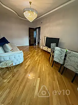 Kirayə verilir 2 otaqlı yeni tikili 70 m²