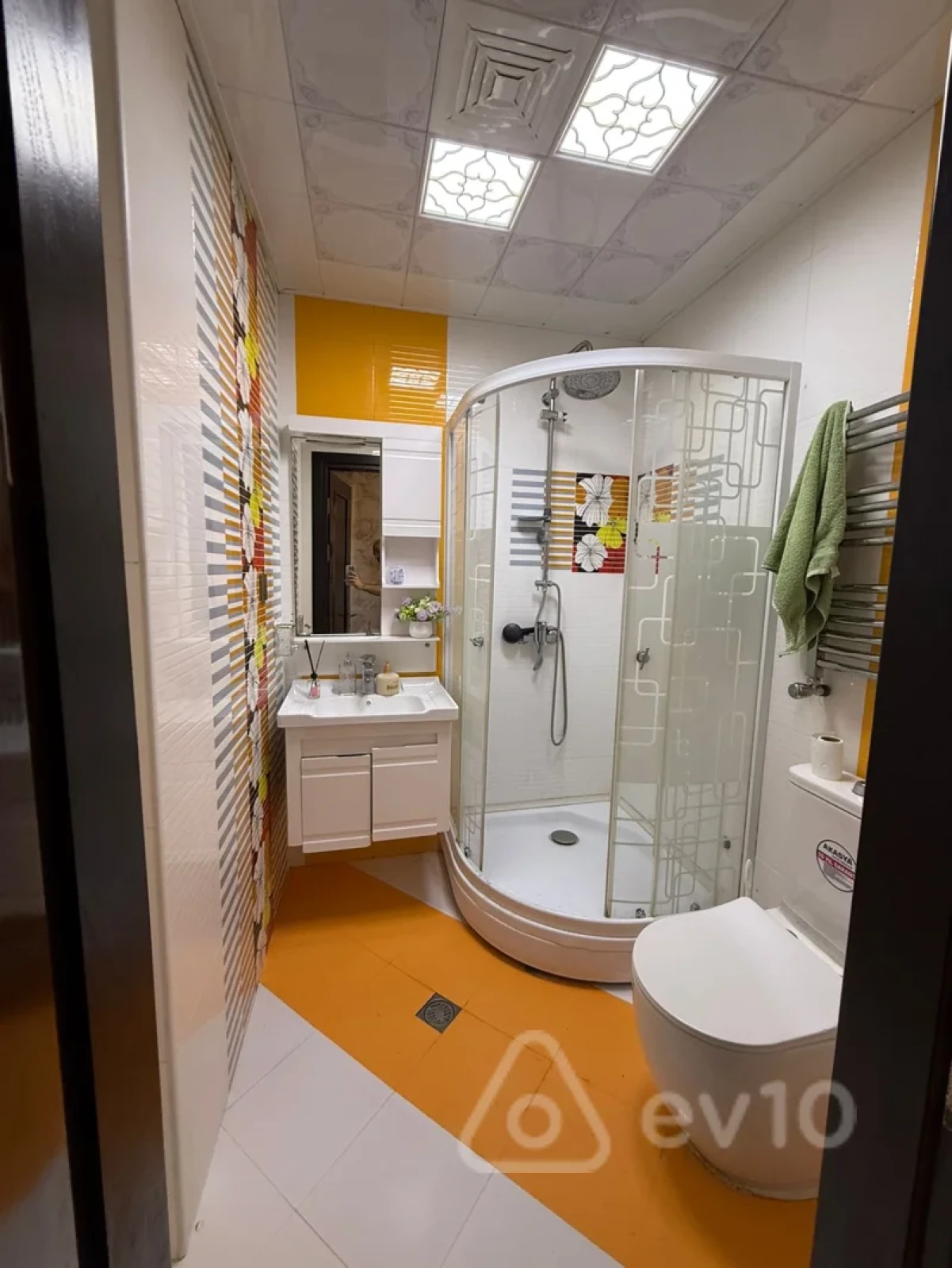 Kirayə verilir 2 otaqlı yeni tikili 70 m²